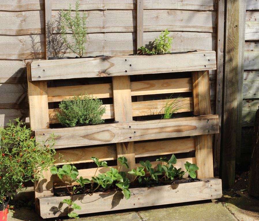 HIGH WOODEN PALLET PLANTER 